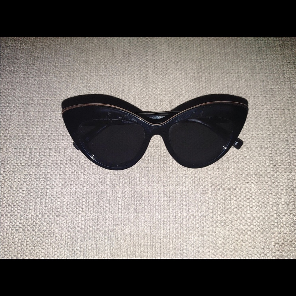 Le Specs Beautiful Stranger 1902051 Sunglasses black